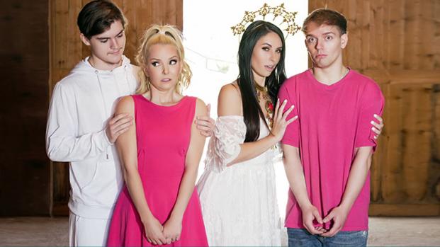 Mom Swap – Ashley Wolf & Aaliyah Love