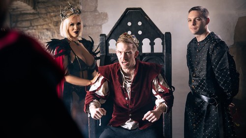 Rebecca More – Crooked Throne Part 1