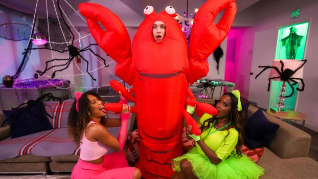 Naomi Foxxx & Skyla Sun – Cosplayin’ Stepmom in Unexpected Threesome?