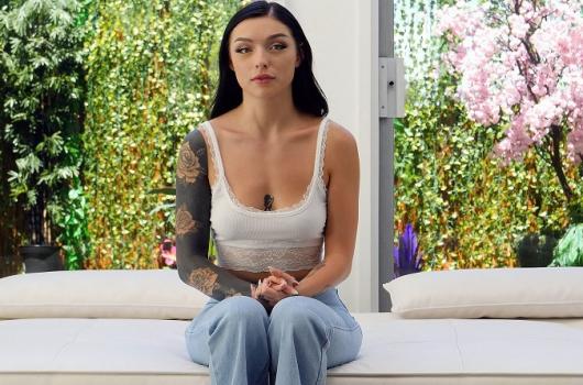 Casting Couch HD – Violet