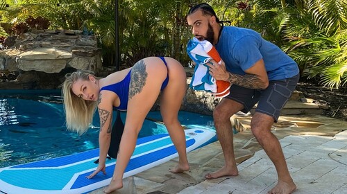 Elana Bunnz – Paddlin’ That MILF