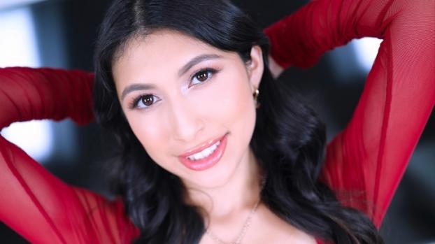 Penelope Woods – Amateur Allure Welcomes Penelope Woods a Shy Retail Associate Sucking Cock, Fucking & Swallowing