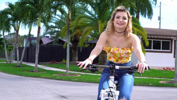 Evie Christian – Evie Christian Plays With Herself Before Getting Fucked