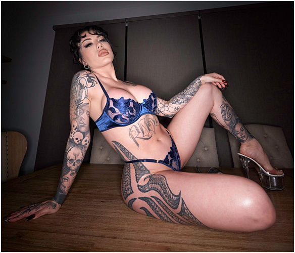 Lacey Jayne – Turning Up The Heat