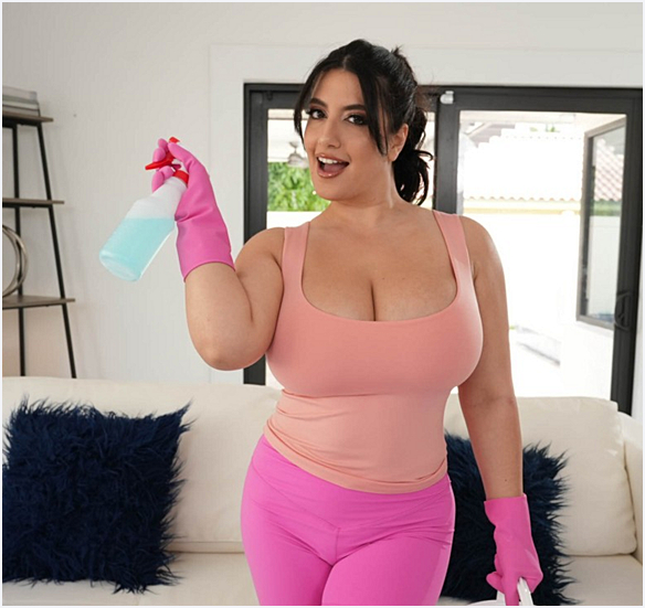 Sarah Arabic – Maid Does It For Cash!