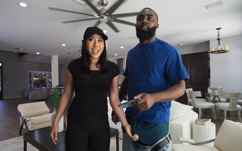 Emerald Loves – Special Delivery