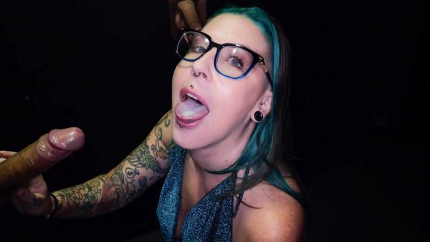Glory Hole Secrets – Nikki Zee